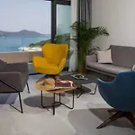Brand New Contemporary With Infinity Pool 빌라 자톤