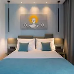 Brand New Contemporary With Infinity Pool 자톤