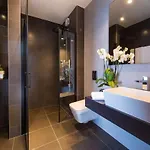 Brand New Contemporary With Infinity Pool 빌라