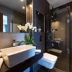 Brand New Contemporary With Infinity Pool 자톤