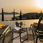 빌라 Brand New Contemporary With Infinity Pool