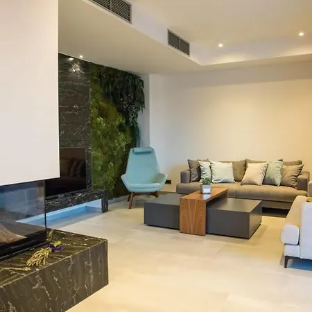 Brand New Contemporary With Infinity Pool Vila *