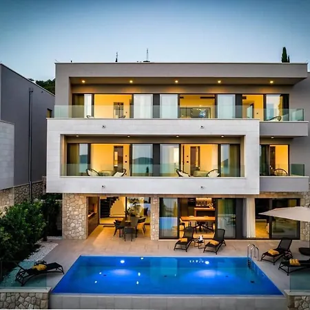 Brand New Contemporary With Infinity Pool * Zaton (Dubrovnik-Neretva)