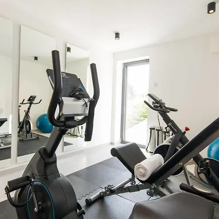 Brand New Contemporary With Infinity Pool *