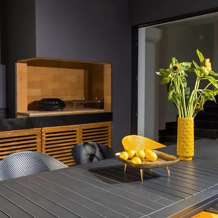 Brand New Contemporary With Infinity Pool *